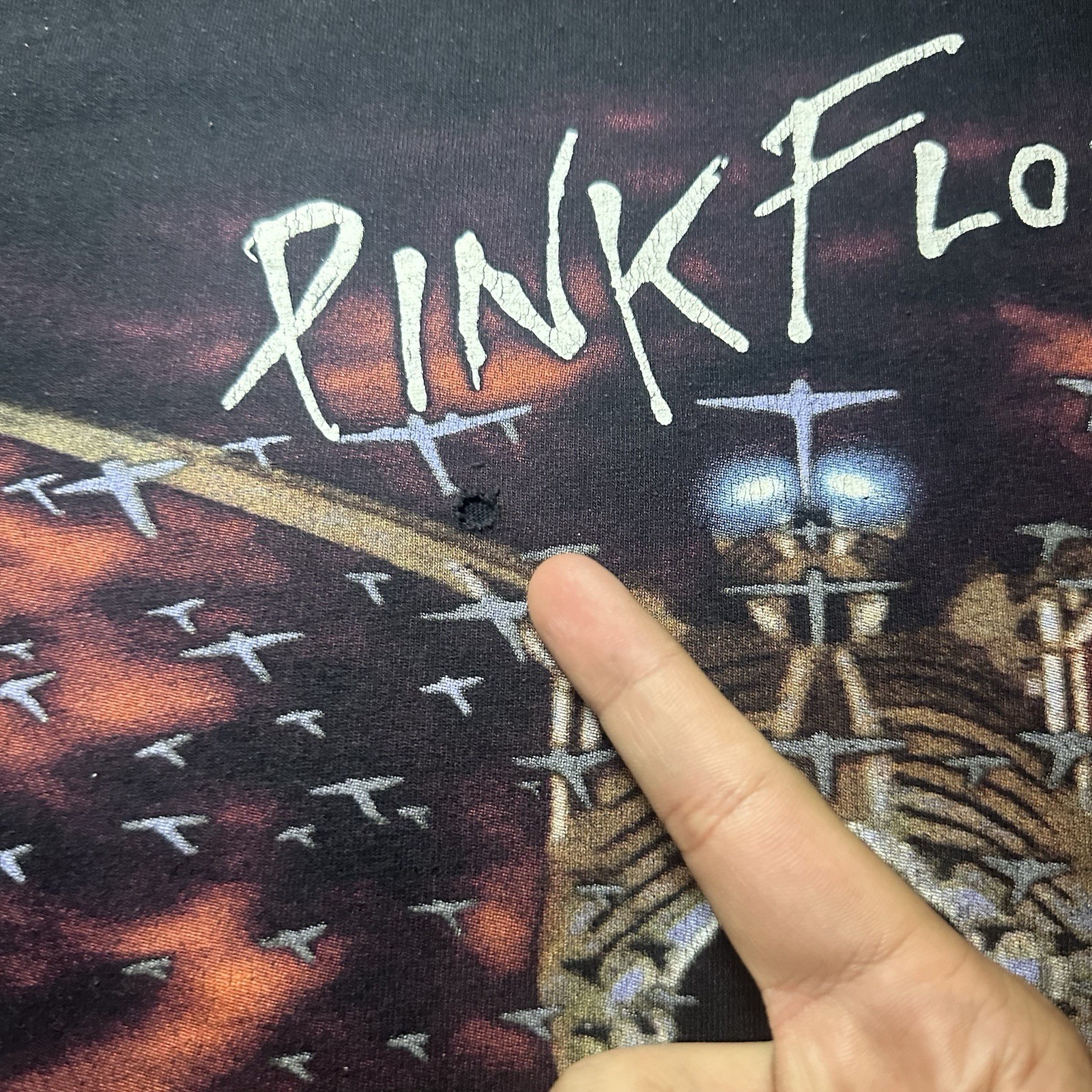VTG Pink Floyd The Wall Graphic T Shirt XL Tennesse River Tag Y2K 1997 Reprint gallery