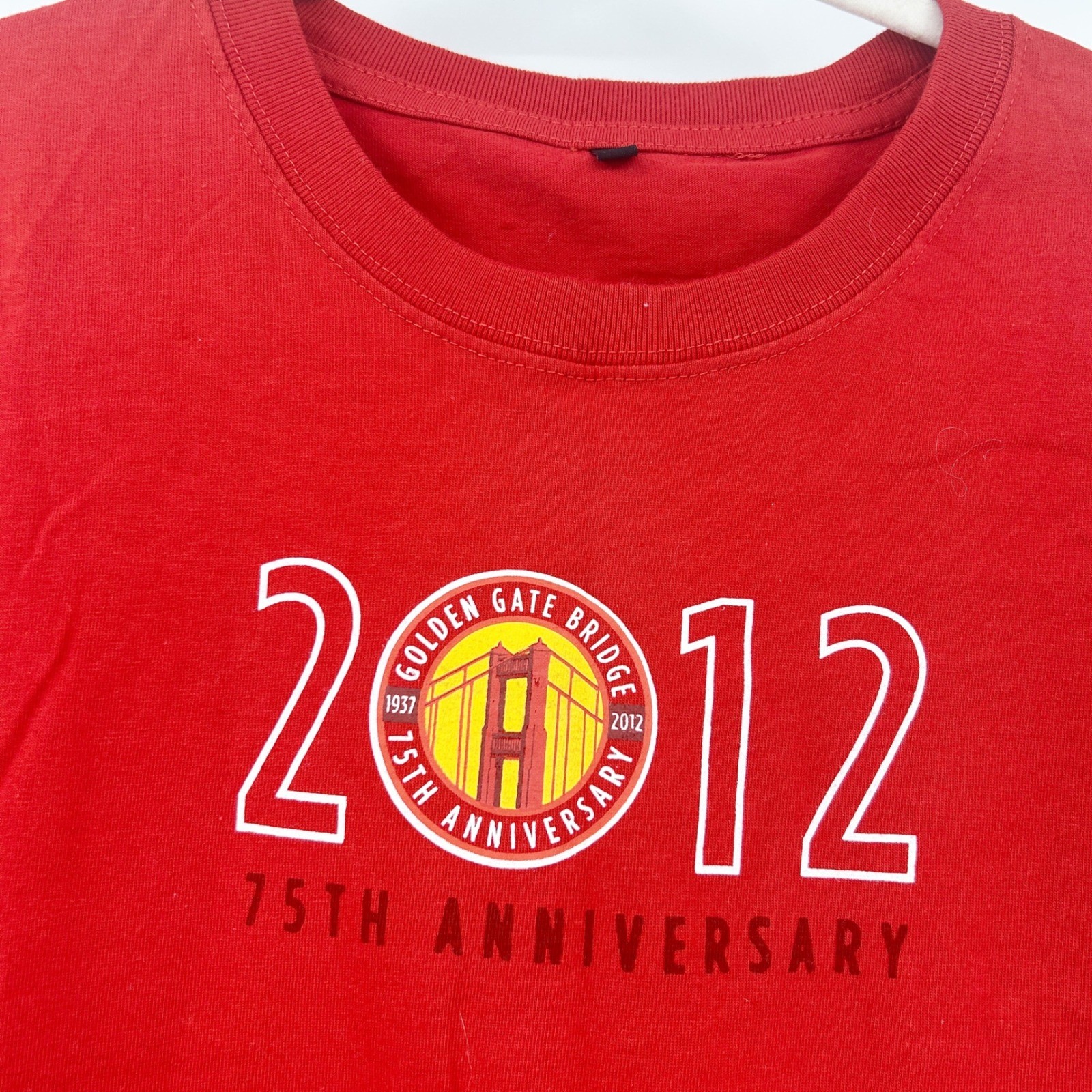 San Francisco Golden Gate Bridge 75th Anniversary 2012 Red Graphic T-Shirt M gallery