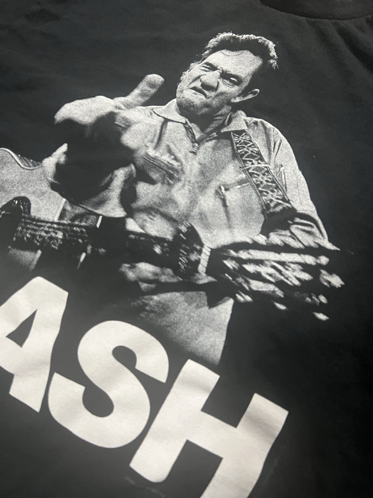 Johnny Cash black cotton has 2 small stains as shown on 4th slide t-shirt Size L gallery