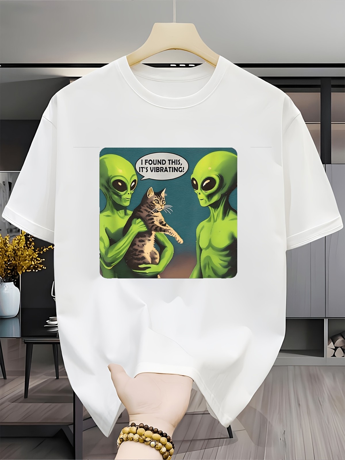 Men'S Fashion Round Neck T-Shirt, Green Alien And Tabby Cat Creative Pattern gallery