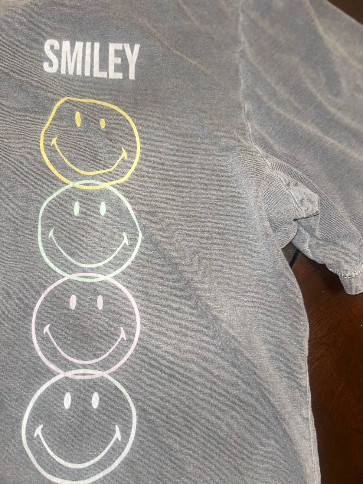 Hering x Smiley Collaboration T-Shirt size XL 4 smiley face happy gallery