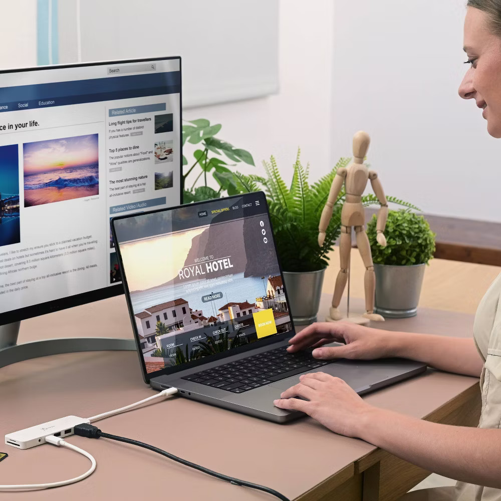 j5create USB-C Multi-Port Hub with Power Delivery