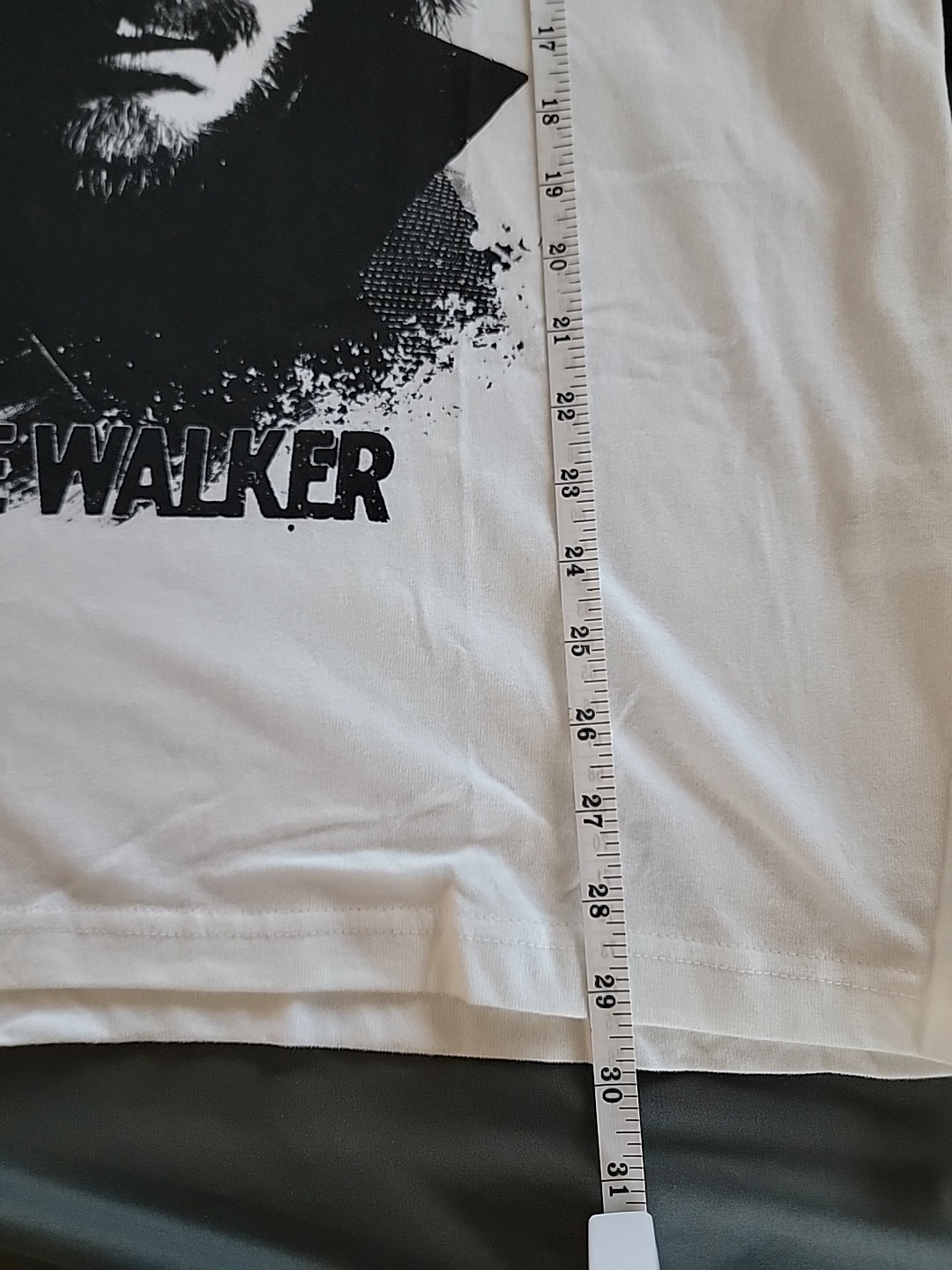 Uniqlo Metal Gear Solid Peace Walker sz L T-shirt gallery