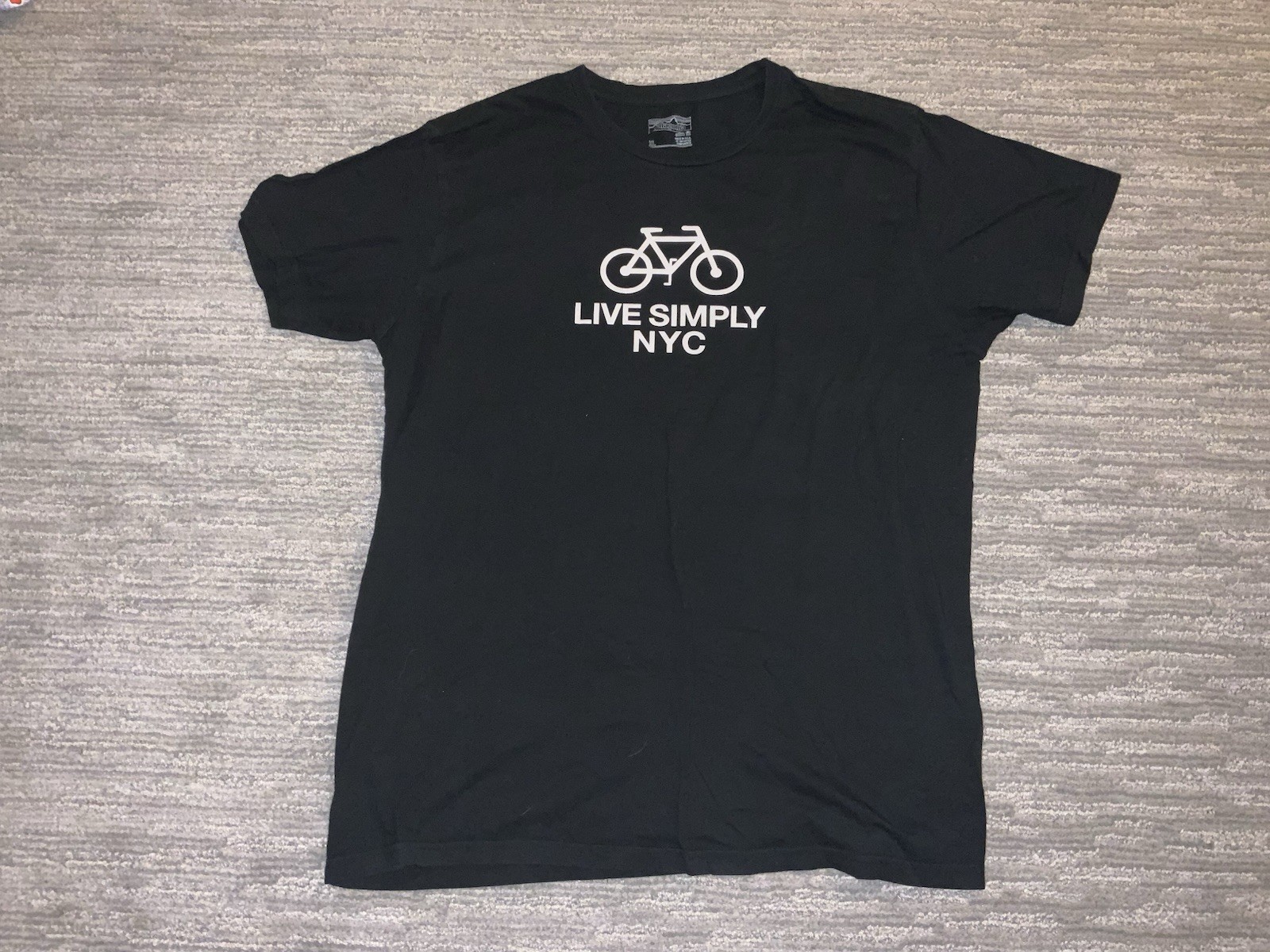Patagonia NYC T Shirt XL Live Simply NEW YORK CITY Graphic Tee