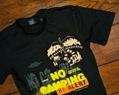 100 THIEVES Men’s – 2020 NO CAMPING ONE WAY IN ONE WAY OUT – T-Shirt Size Small