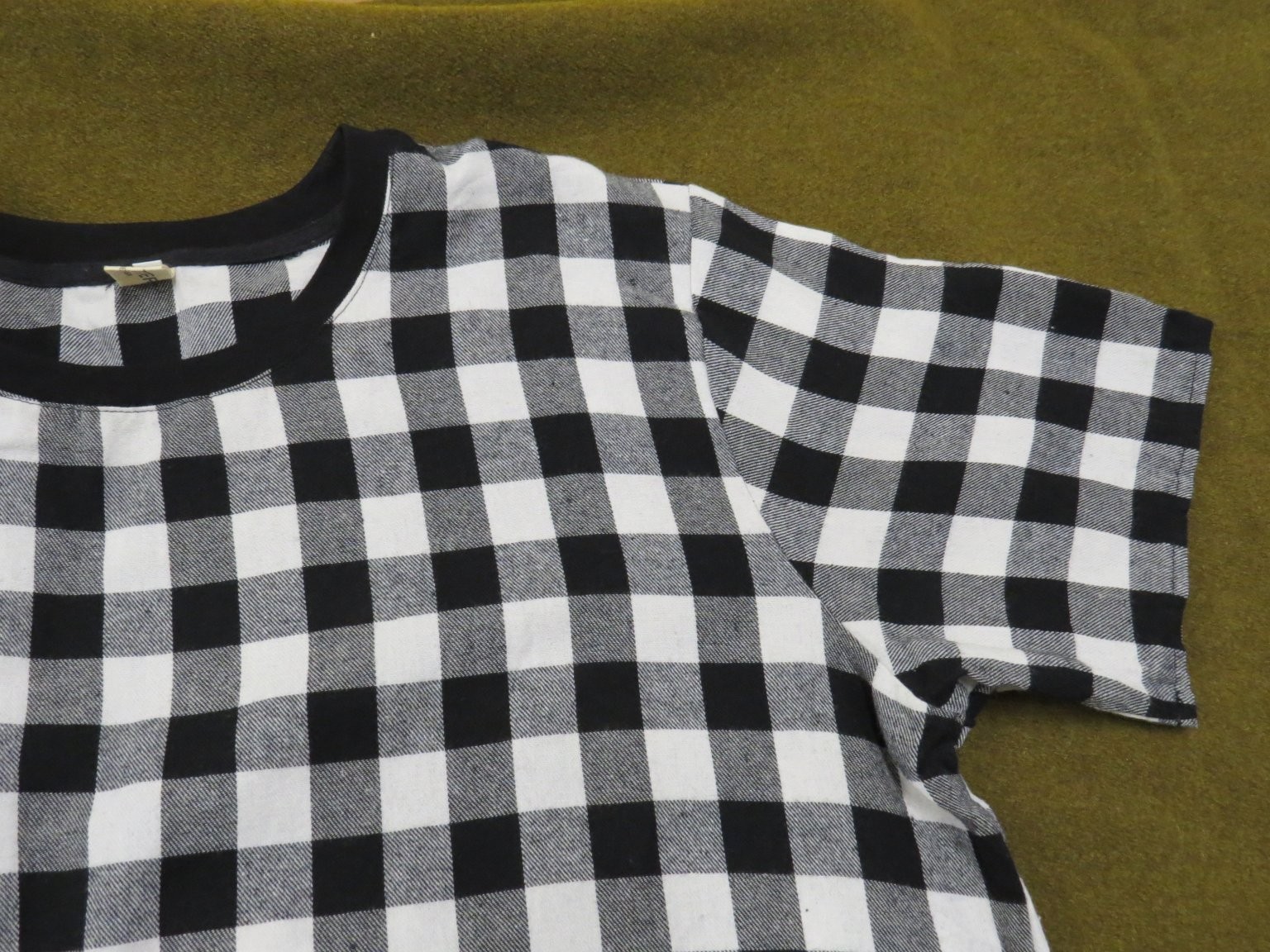 LILBETTER Men's T-Shirt Black White XL Gingham Plaid Curved Hem Side Zip NWOT gallery