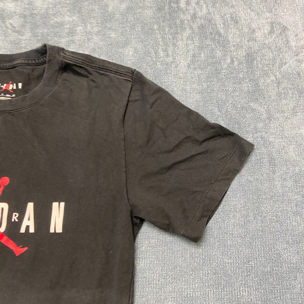 Air Jordan T Shirt Mens XS Black Jumpman Logo Streetwear Outdoor Trendy Tee gallery