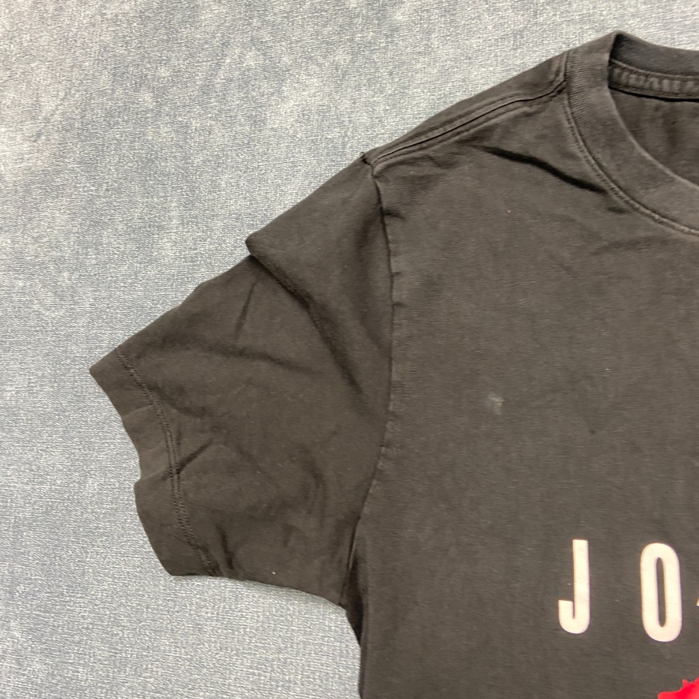 Air Jordan T Shirt Mens XS Black Jumpman Logo Streetwear Outdoor Trendy Tee gallery