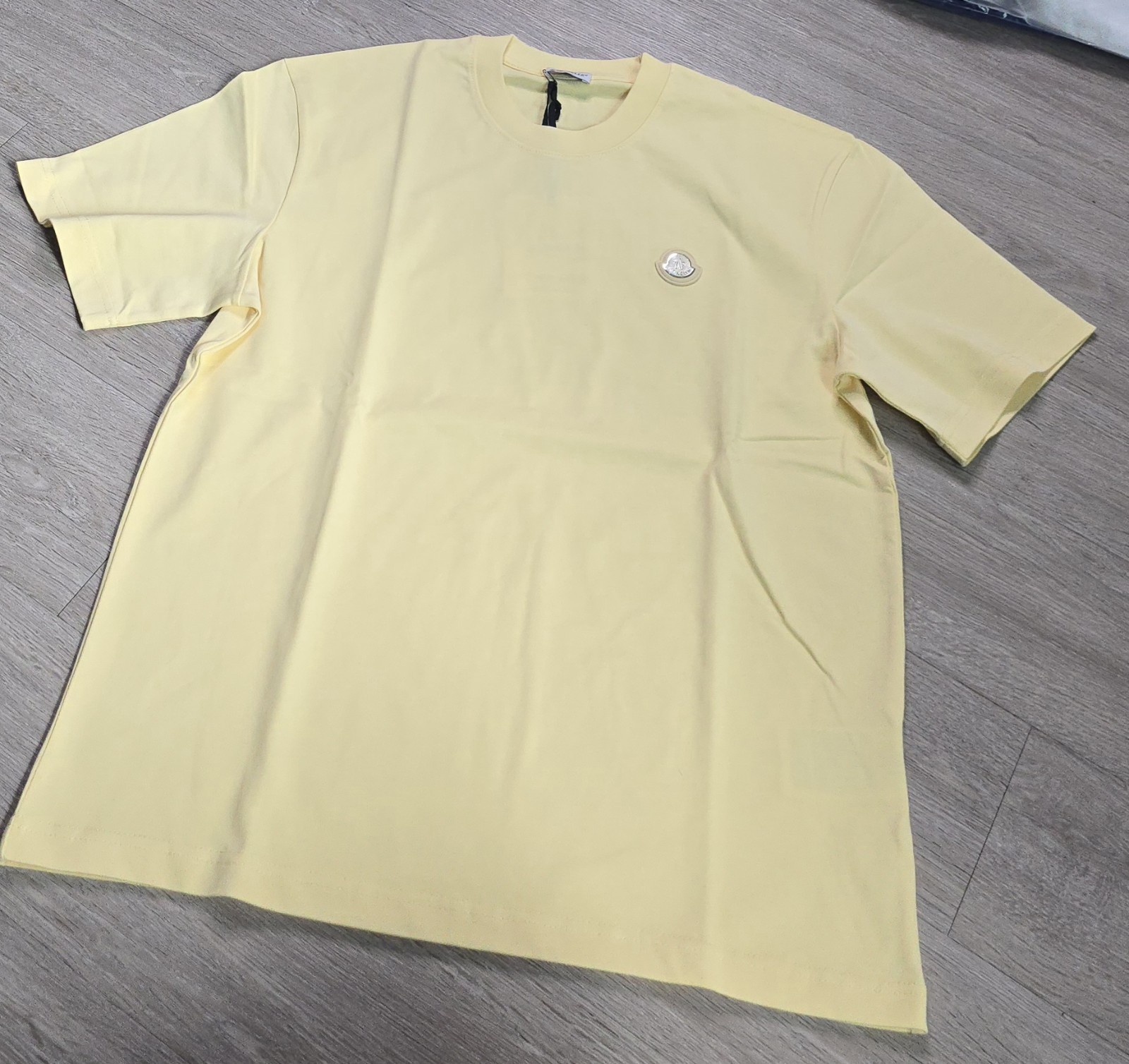 Moncler Men's Yellow Logo Crew Neck Short Sleeve Cotton T-Shirt L New w/ Tags gallery