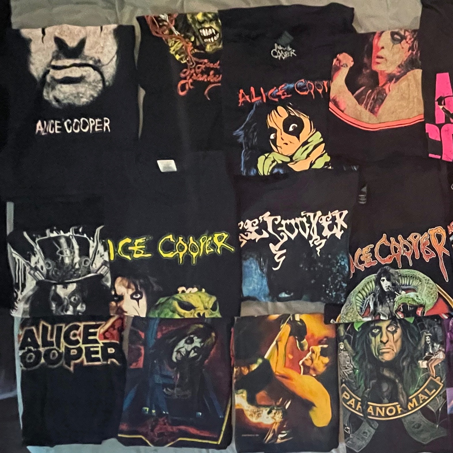 Build Your Own Lot of Alice Cooper T-Shirts Mens Size Large random grab bag gallery