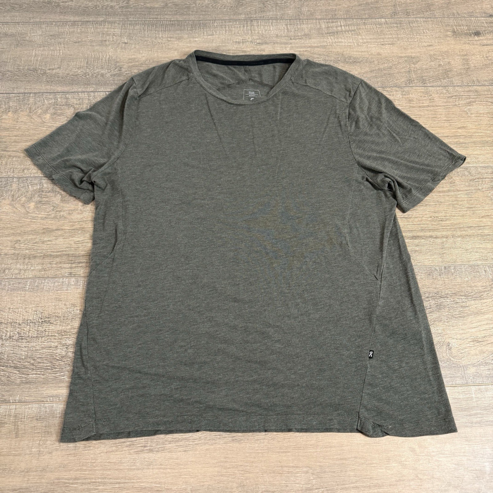 On Cloud Mens Active-T Shirt Large Olive Green Lightweight Soft 37% Modal B9