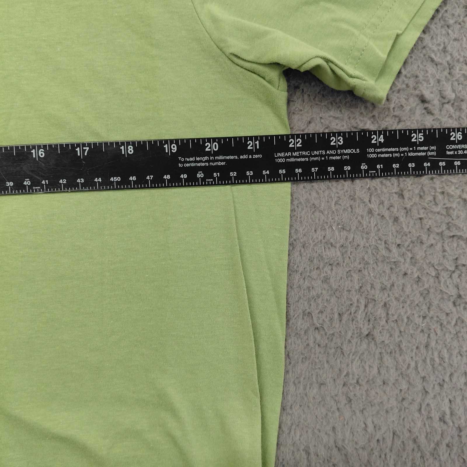 Grinch Love T-Shirt Women's Size Large Green Short Sleeve Crewneck Christmas 🎄 gallery