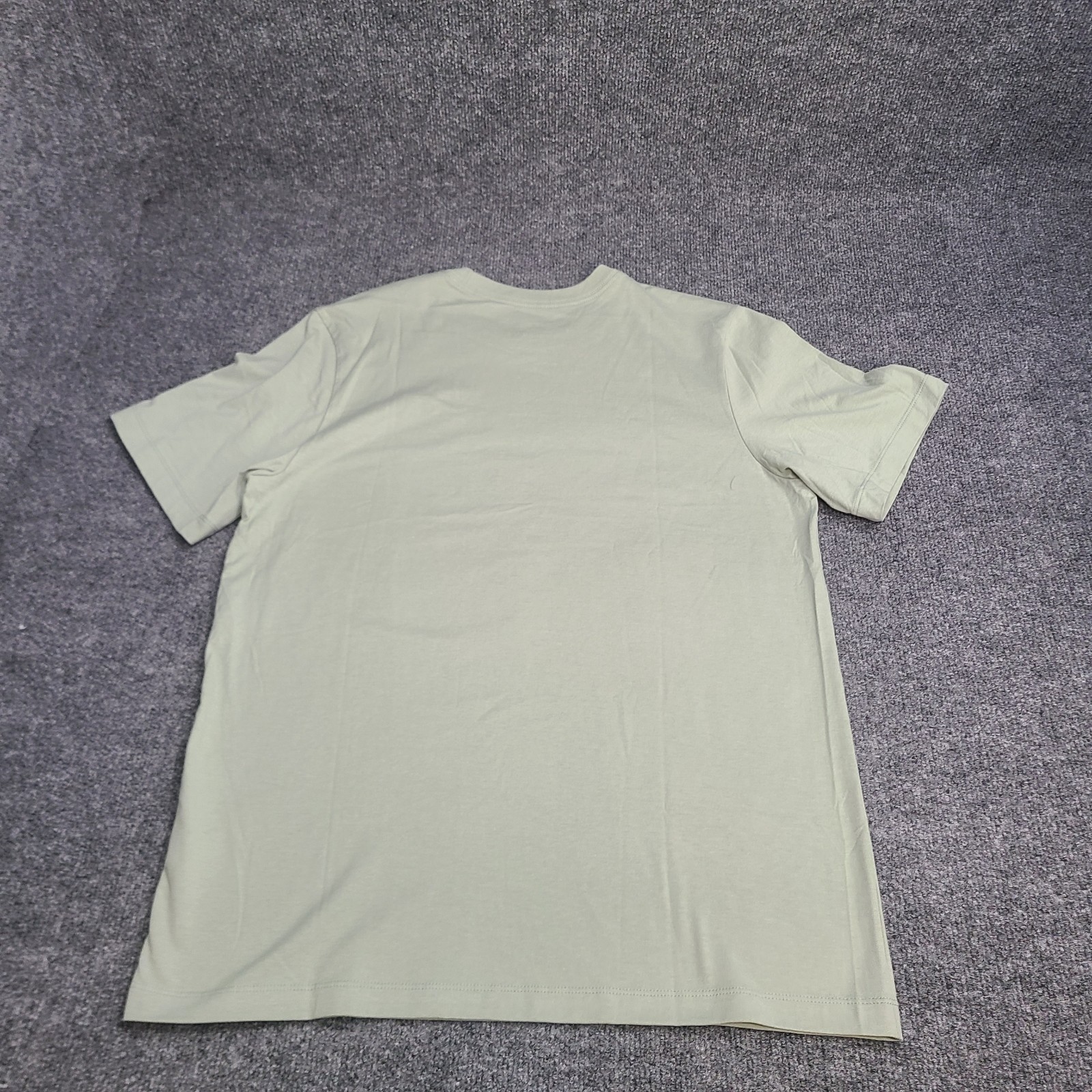 Nike Shirt Mens Medium Pistachio Green White Embroidered Swoosh Sportswear Tee gallery