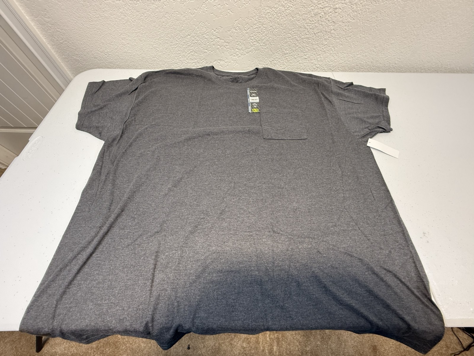 Men's Shirts, (New w/tags), Athletic Works, S/S Crew Neck Pocket Tee 3XL (54-56) gallery