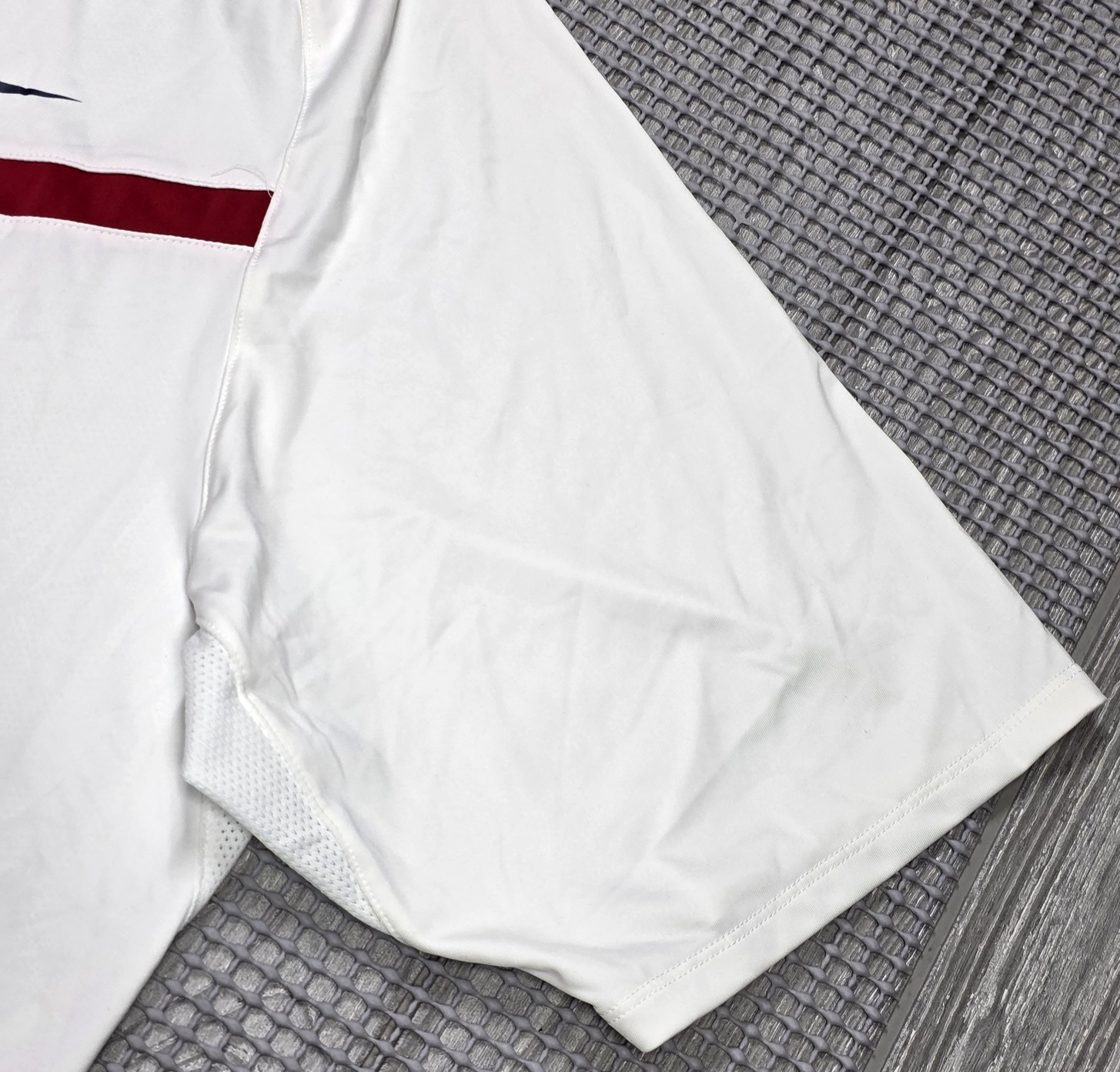 Nike Mens Fit Dry L White Short Sleeve Mesh Performance Tshirt Swoosh Chevron gallery