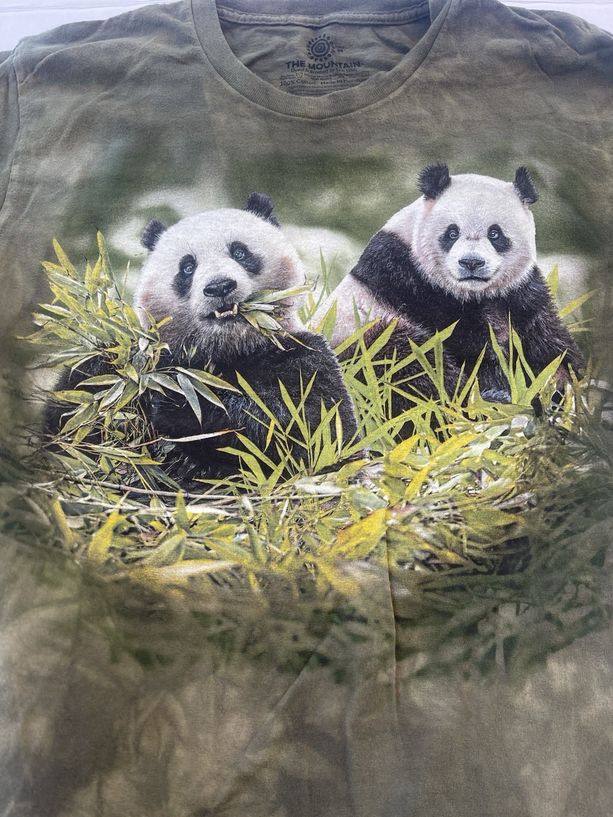The mountain T-shirt panda bears New Size Medium gallery