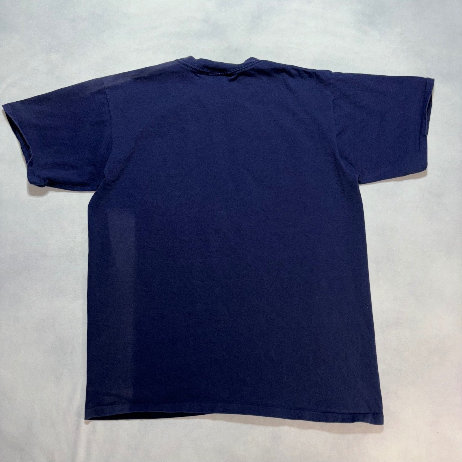Vintage 90's Gander Mountain Deer T-Shirt M Sun Faded Single Stitch Made in USA gallery
