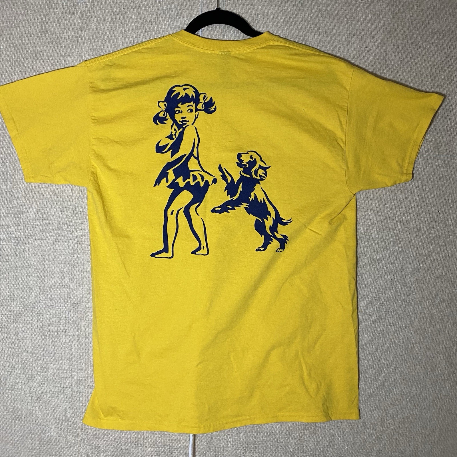 Yellow Coppertone Girl and Dog On Back Shirt Men’s Size Large Unisex gallery