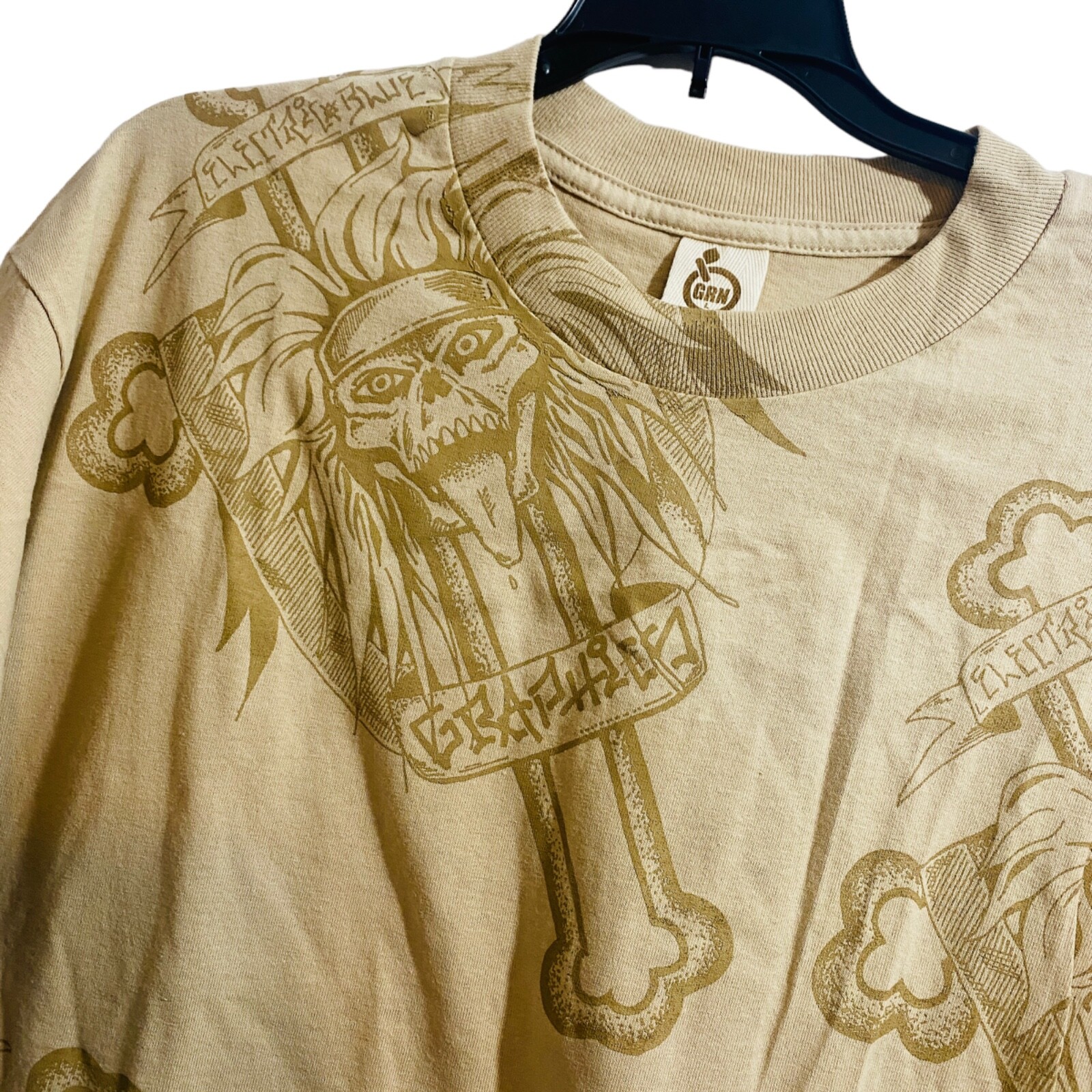 GREEN Apple Tree T Shirt Men's Size Large Beige Short Sleeve Crewneck Vintage gallery
