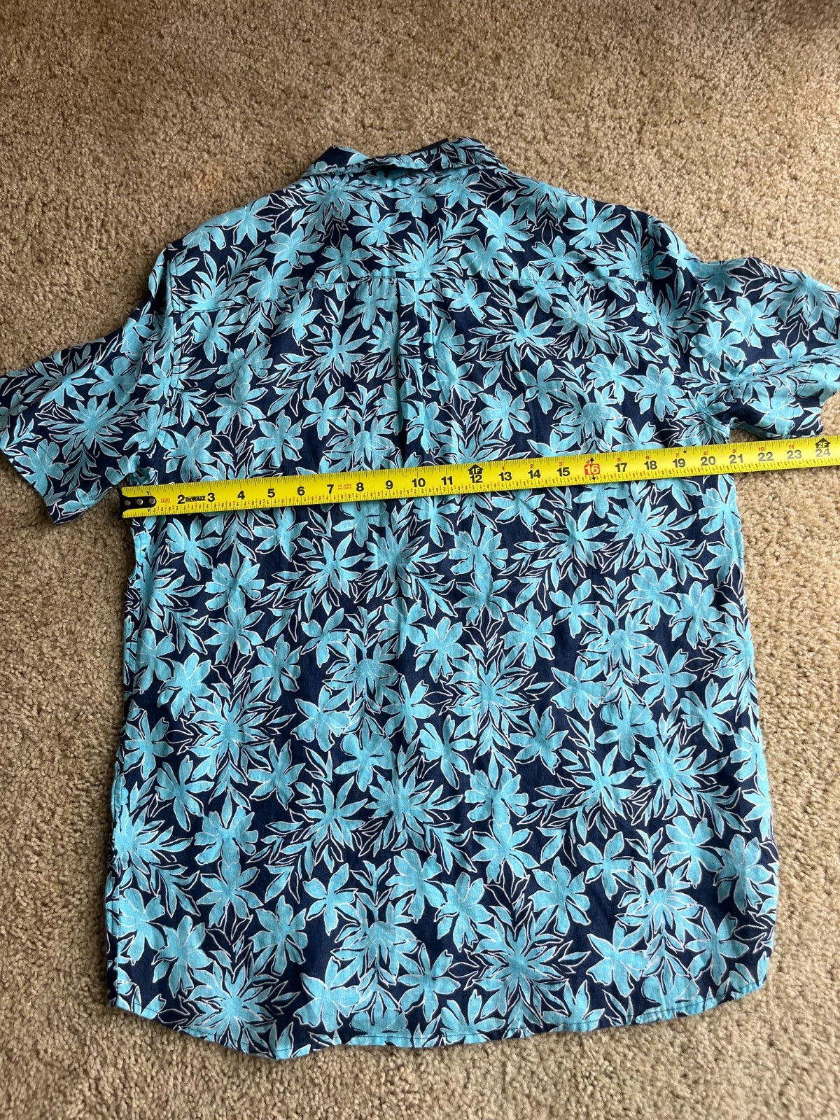 Vineyard Vines Linen Shirt Mens Small Blue Floral Hawaiian Camp NWT Resort gallery