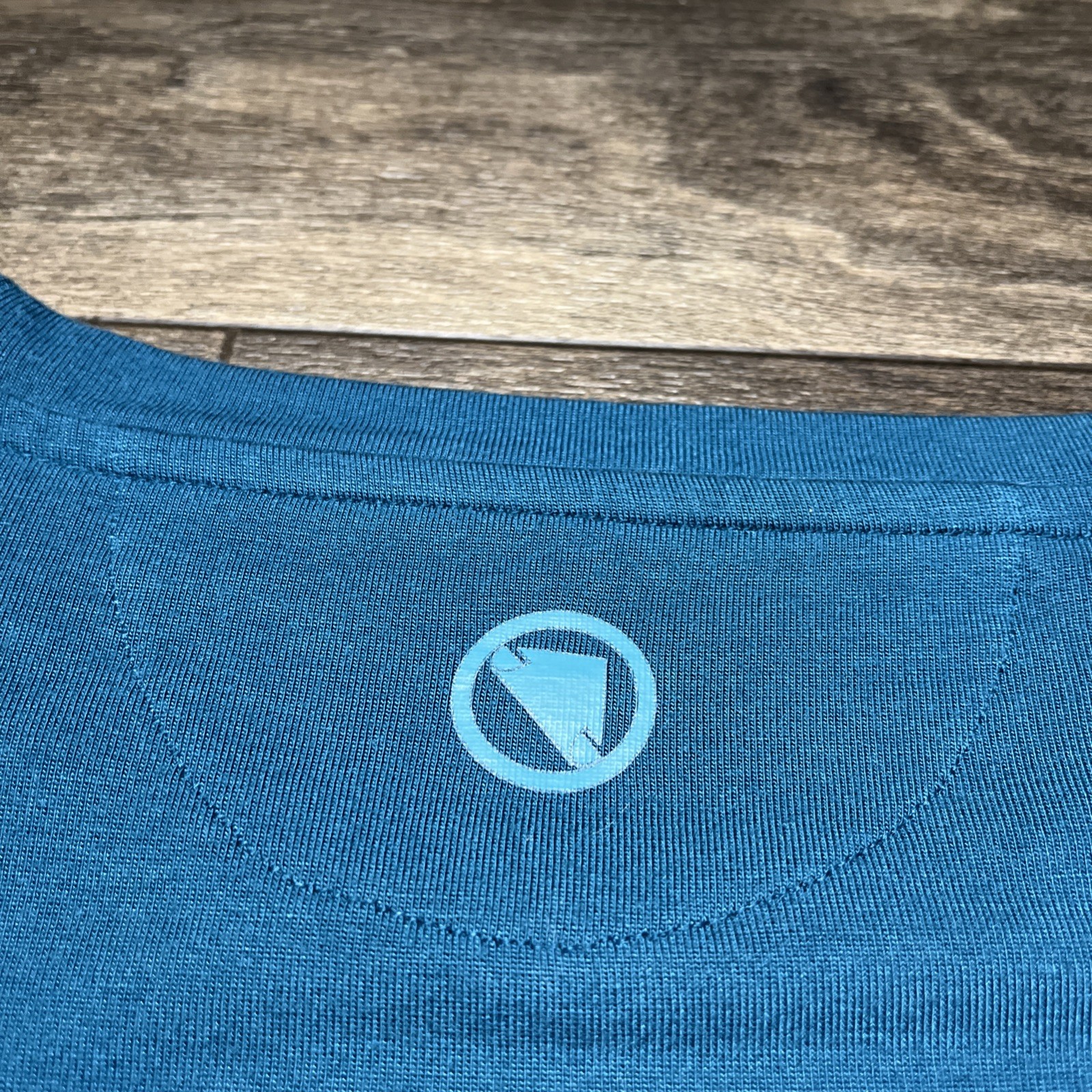Endura BaaBaa Blend Baselayer Mens XXL Blueberry Lyocell Wool Slim LS Raglan EUC gallery