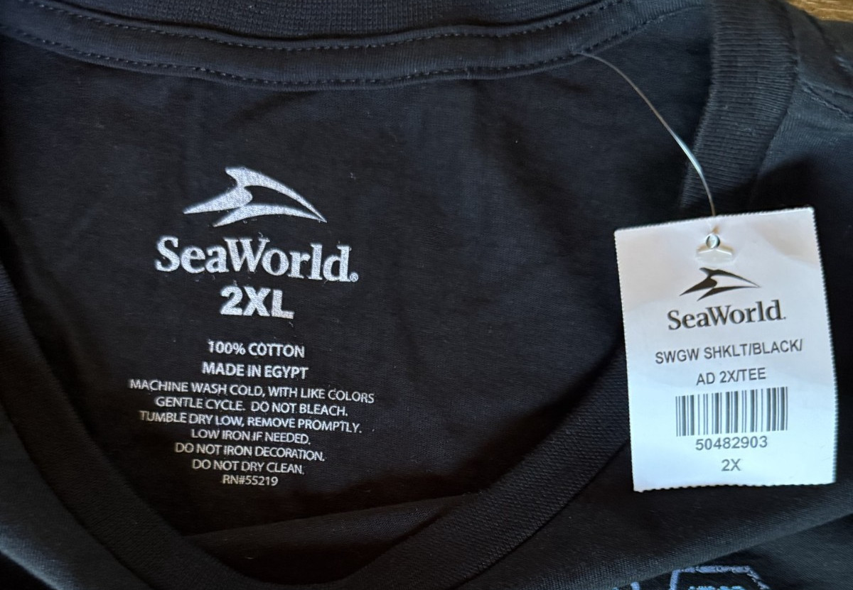 SeaWorld T-Shirt Men’s Size 2XL New with tags!