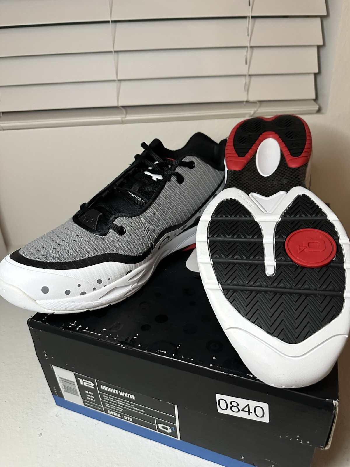 Q4 SPORTS LOW TOP BASKETBALL Shoes Men’s Size 12 Q4MB-012 GREY BLK WHT NIB!