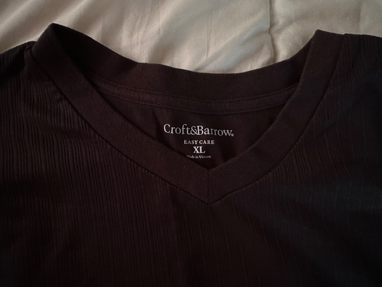 Croft & Barrow Easy Care Men's Size XL V-Neck Dress T-Shirt Black Short-Sleeve gallery