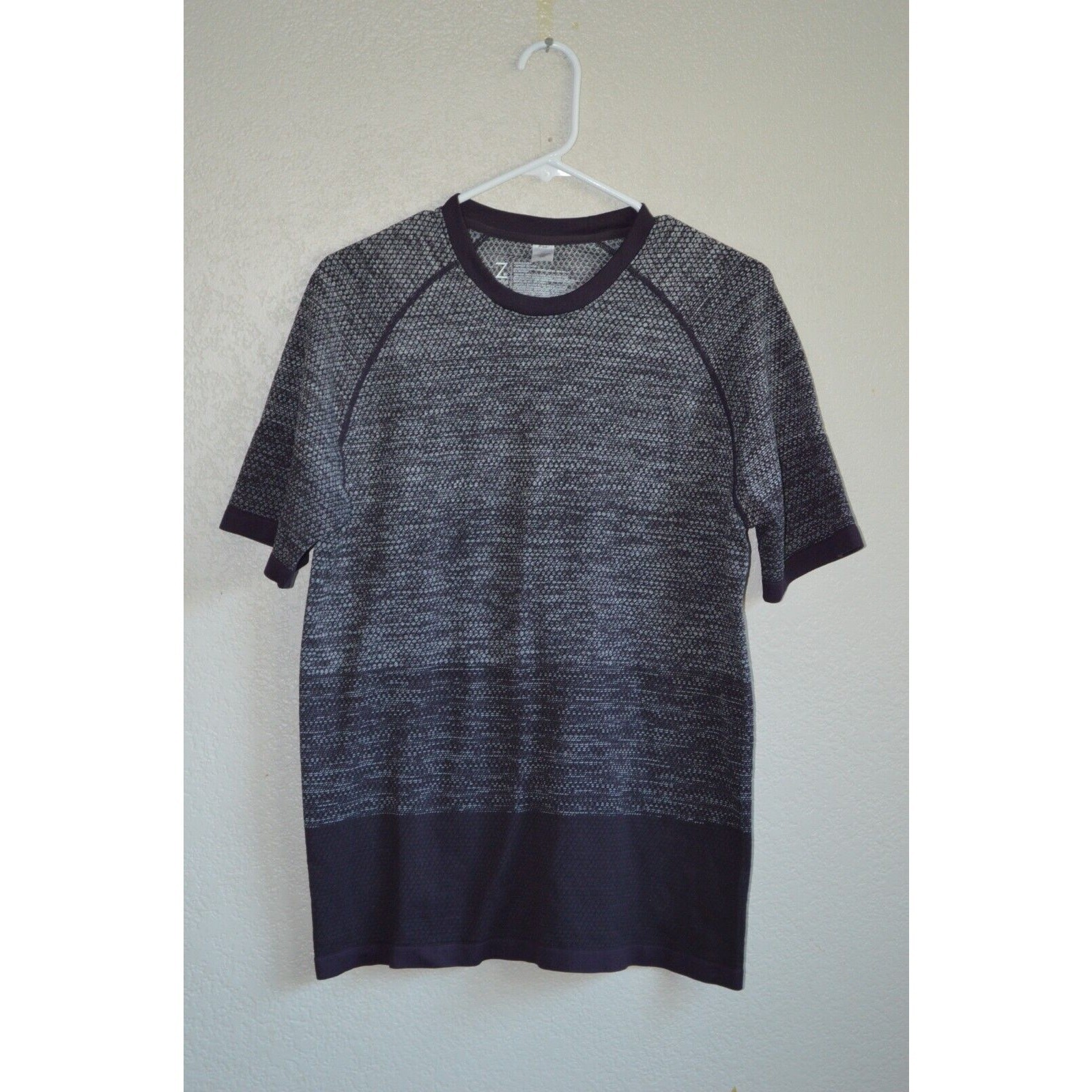 Zella Men's Small Gray Purple Ombre Textured Stretch T-Shirt Athletic Zella S gallery