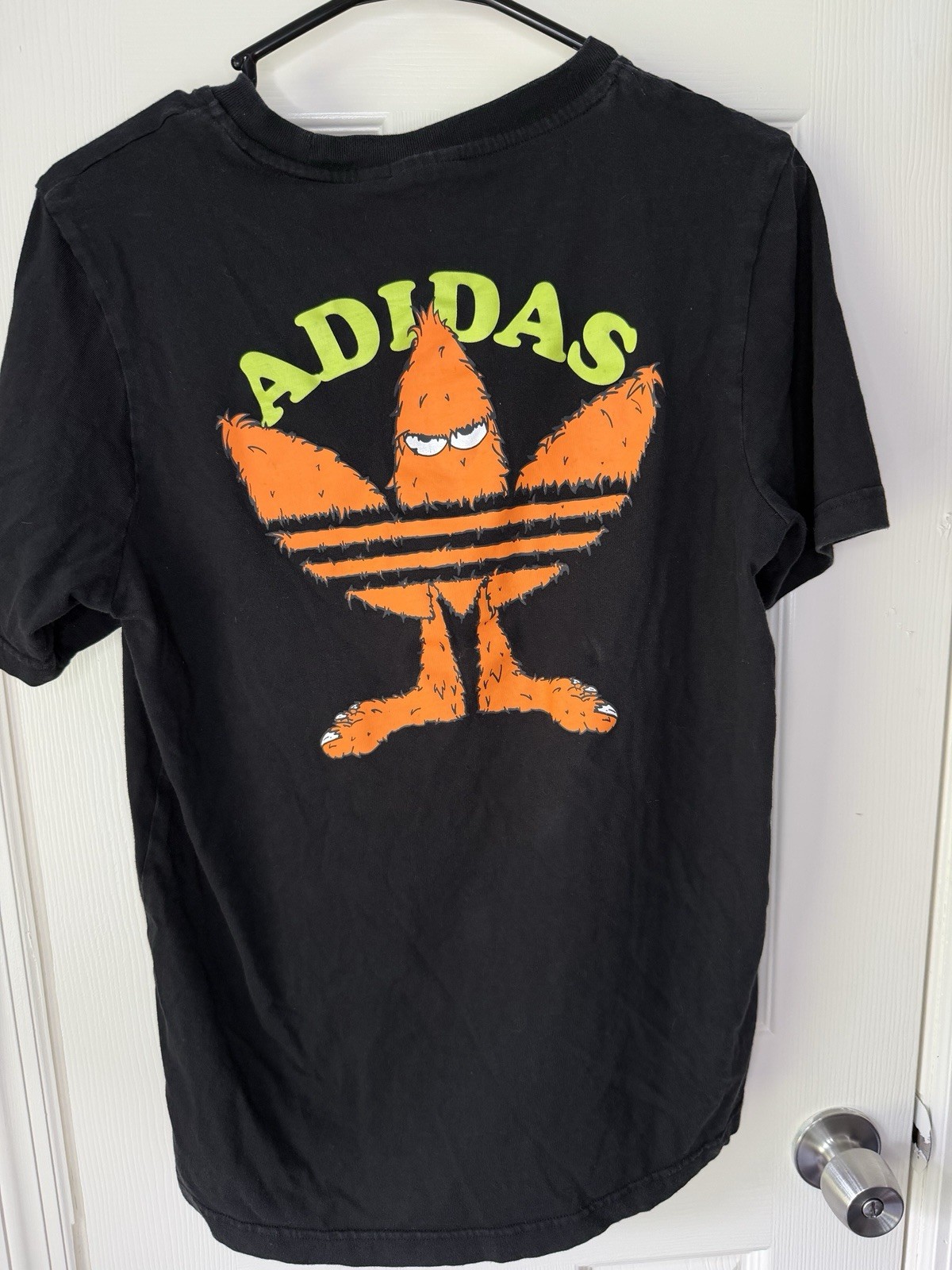adidas Originals Men’s Black FUN Graphic Crew Neck T-Shirt Size S