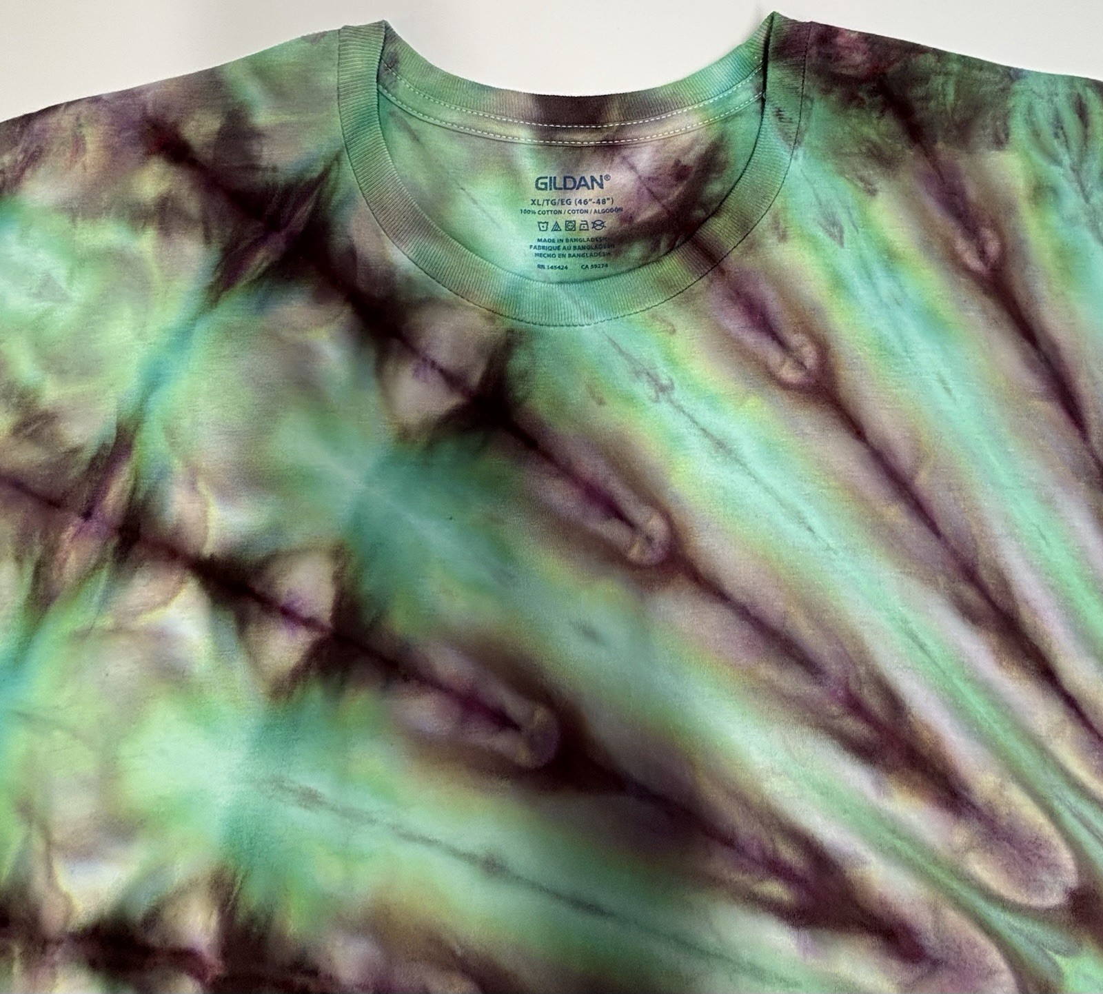 Handmade Ice Tie Dye Adult T-Shirt Unisex Size XL Green Fan Fold Gildan Tee NEW gallery