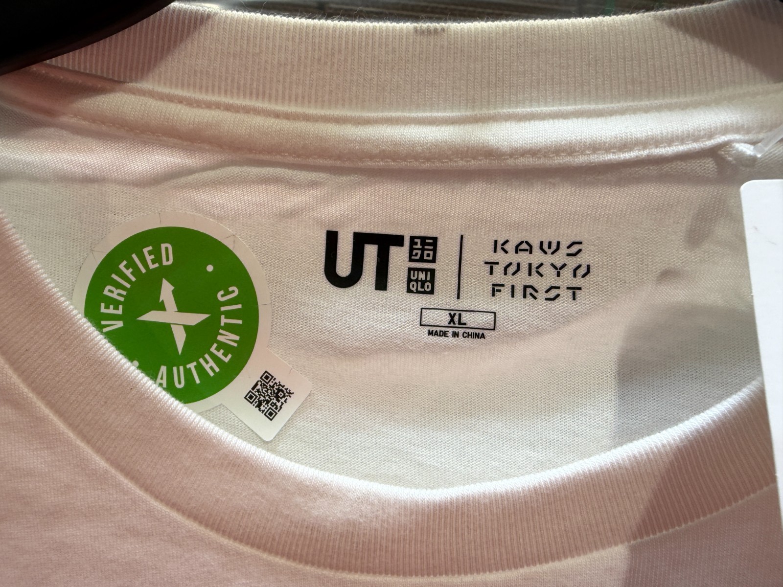 KAWS x Uniqlo Collaboration UT Graphic T-shirt size XL Kaws Tokyo First Japan gallery