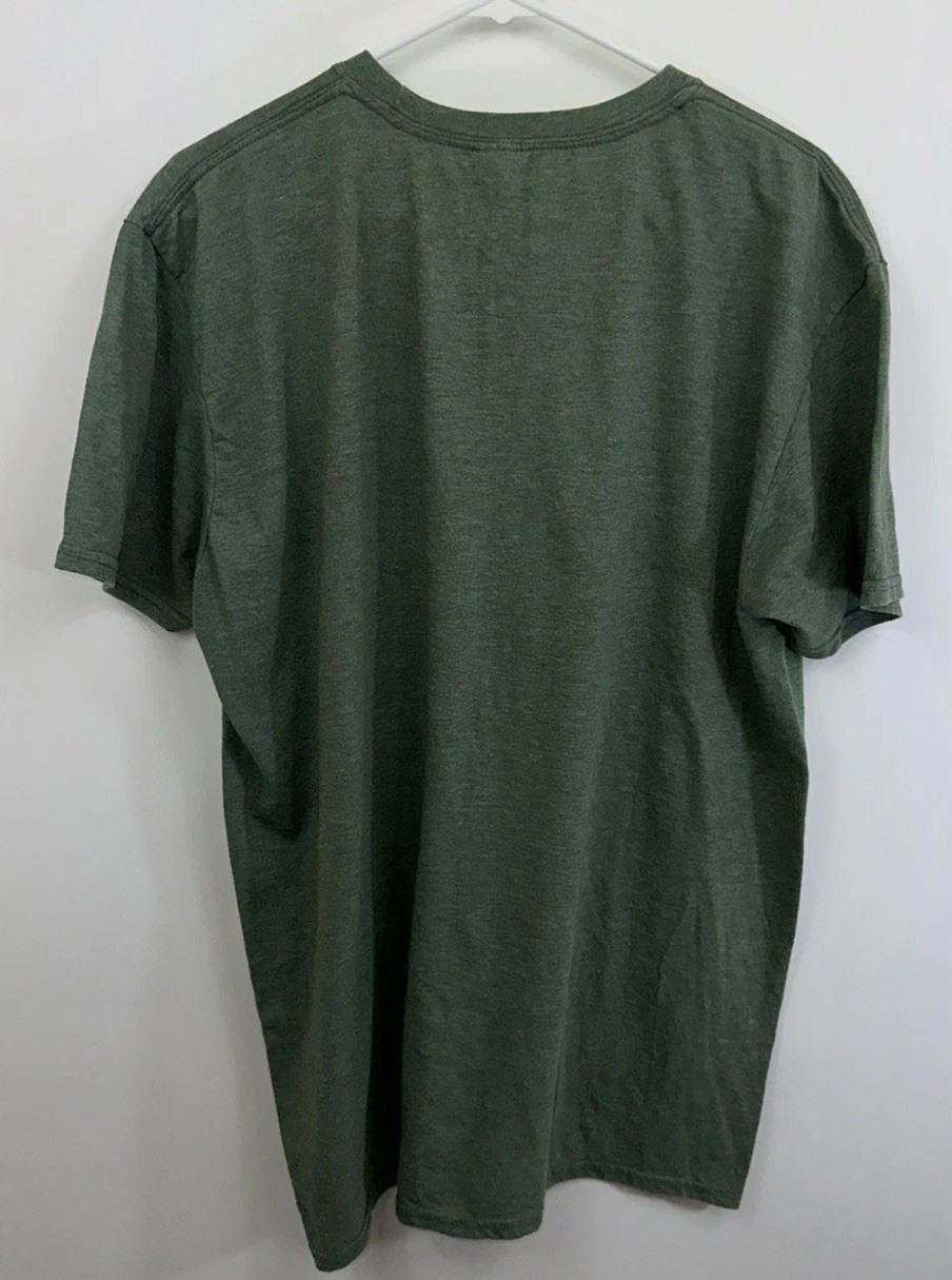 Kentucky Derby Men’s XL Gildan Softstyle Ring Green Poly Cotton Blend T-shirt gallery