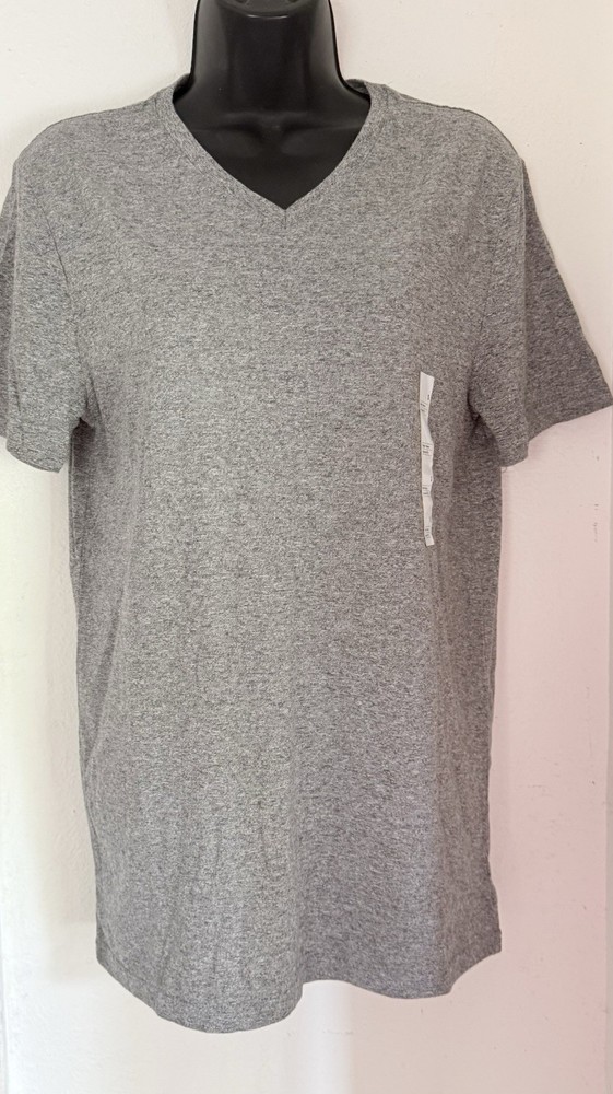 Goodfellow & Co Gray Solid T-Shirt S Short Sleeve V-Neck Standard Fit