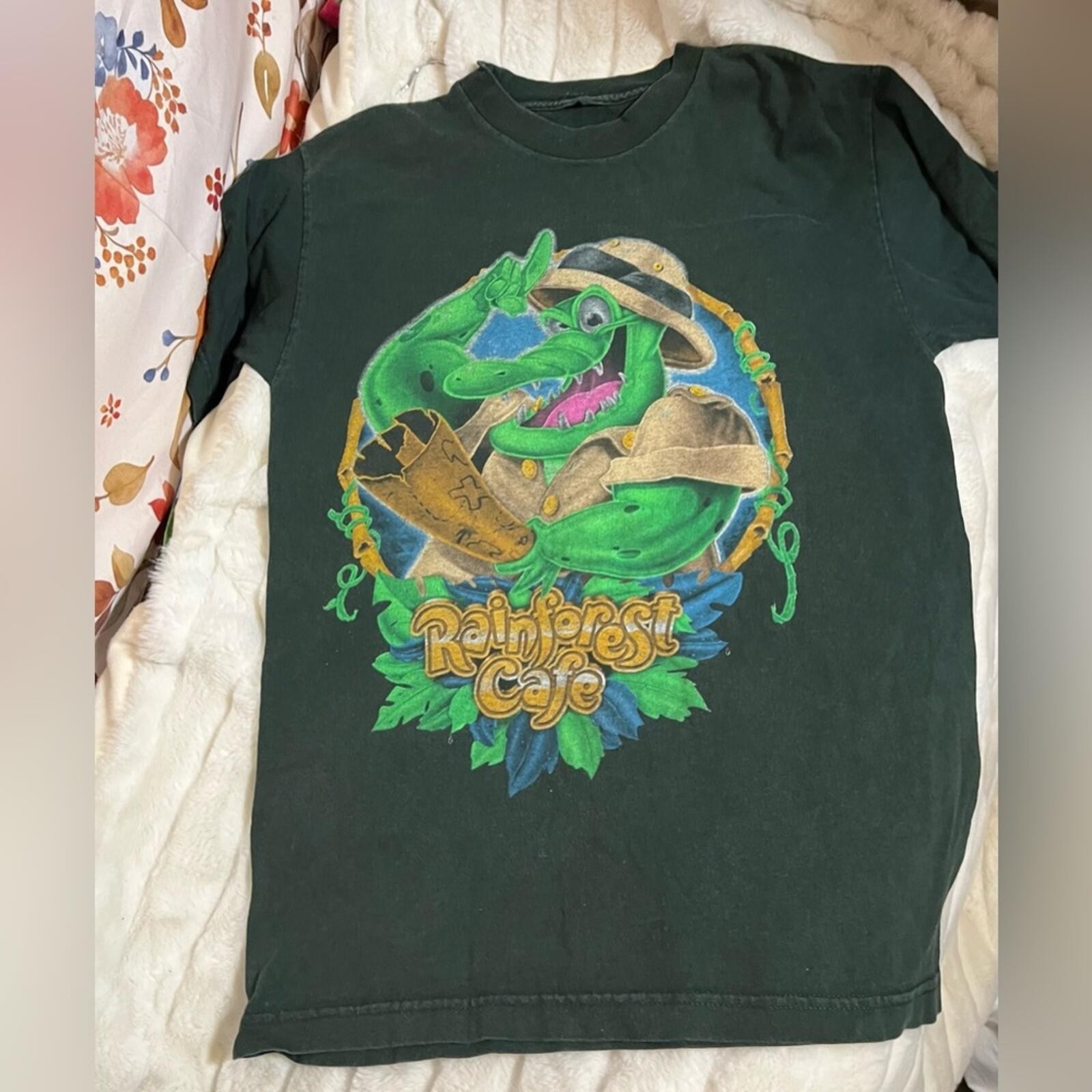 Vintage Rainforest Cafe Unisex Adult S/M 90s Nile Crocodile Faded Graphic Tee gallery
