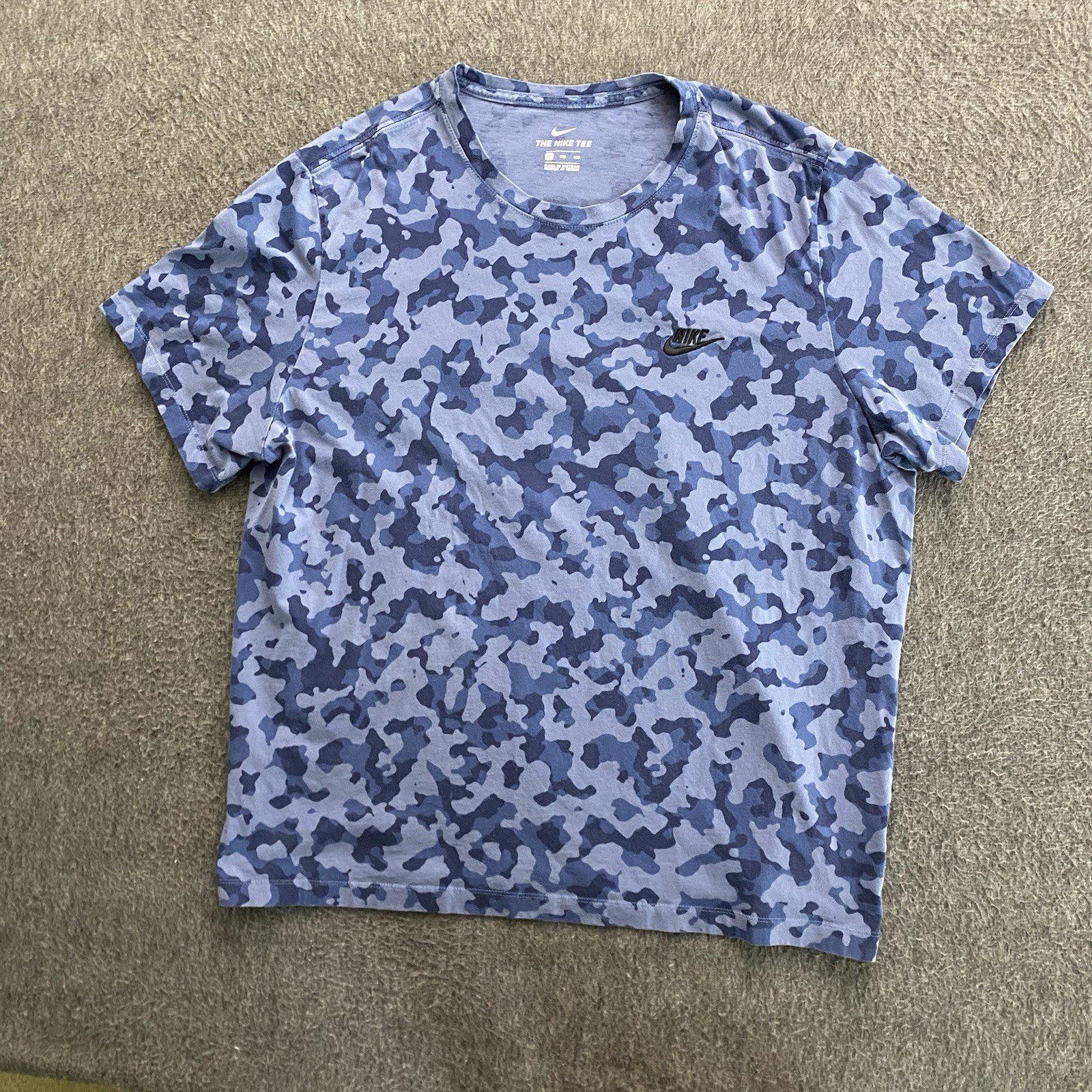 Nike T-Shirt Mens 2XL Ocean Fog Blue Club Camo Short Sleeve Chest Logo Cotton gallery