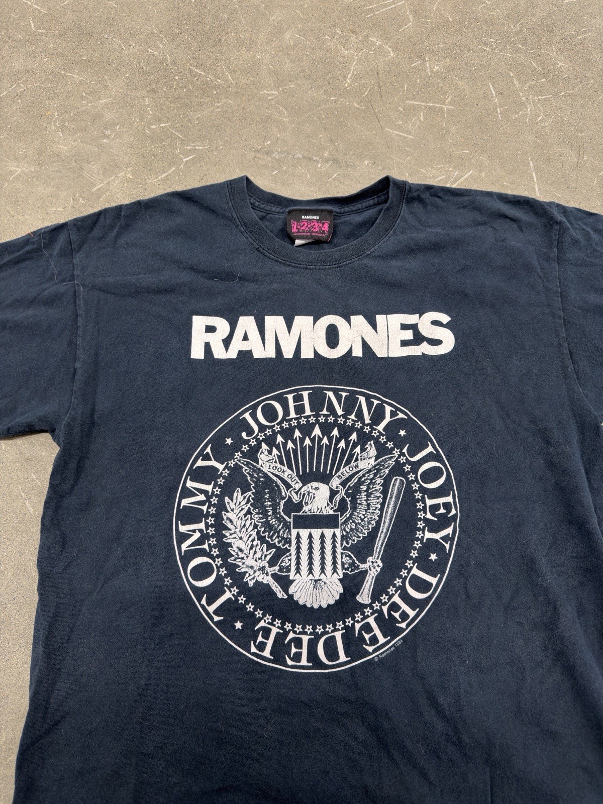 Vintage 2006 Ramones 1-2-3-4 Label Band T-Shirt Black Graphic Tee Punk Rock L gallery