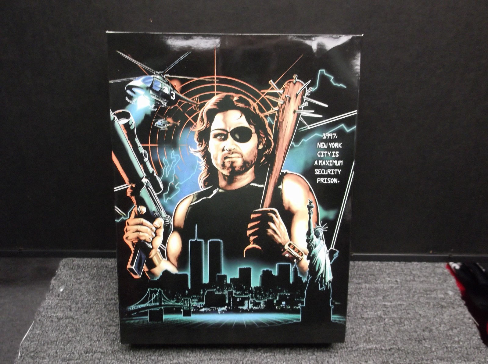 Escape From New York- Fright Rags 2013 Limited Edition Box Set- XL Shirt+ Swag gallery