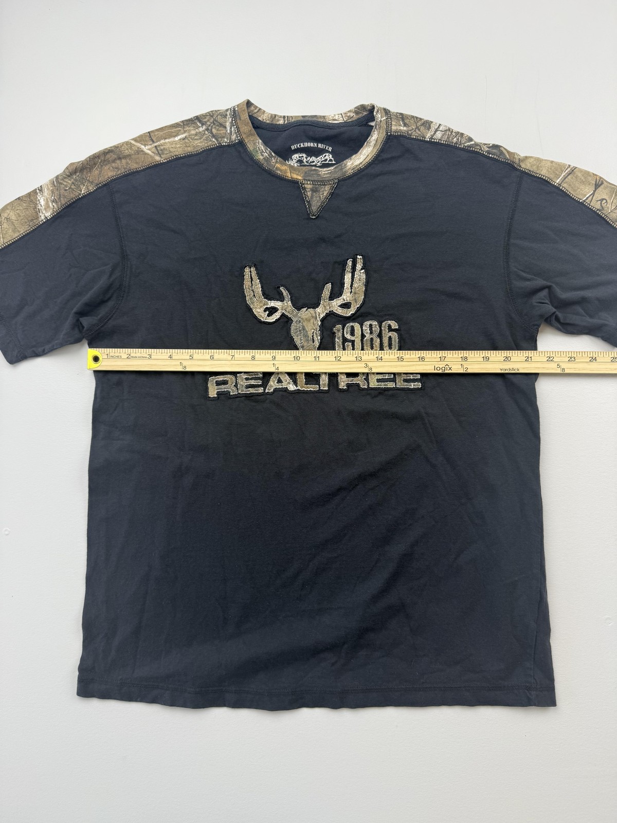 Buckhorn River Shirt Mens Large Black Realtree 1986 Graphic Tee Camo Hunting gallery