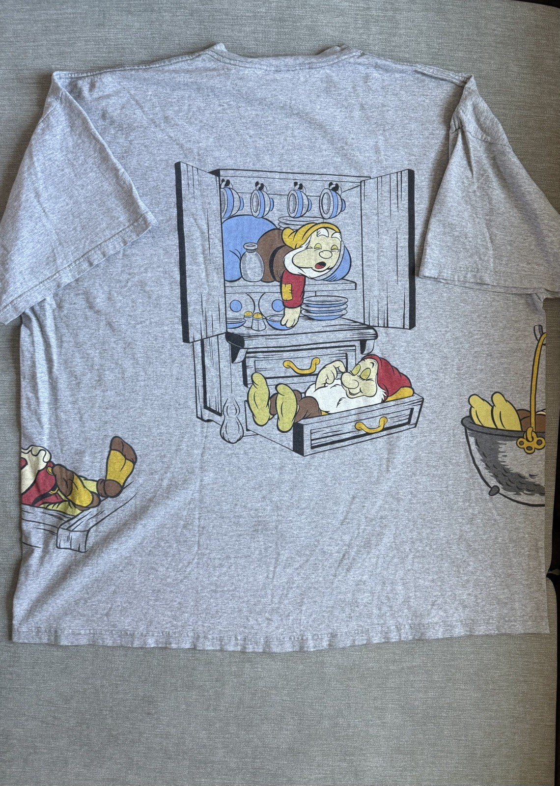 Vntg Disney Snow White & The Seven Dwarfs Sleep Gray T Shirt OSFA Disneyland gallery