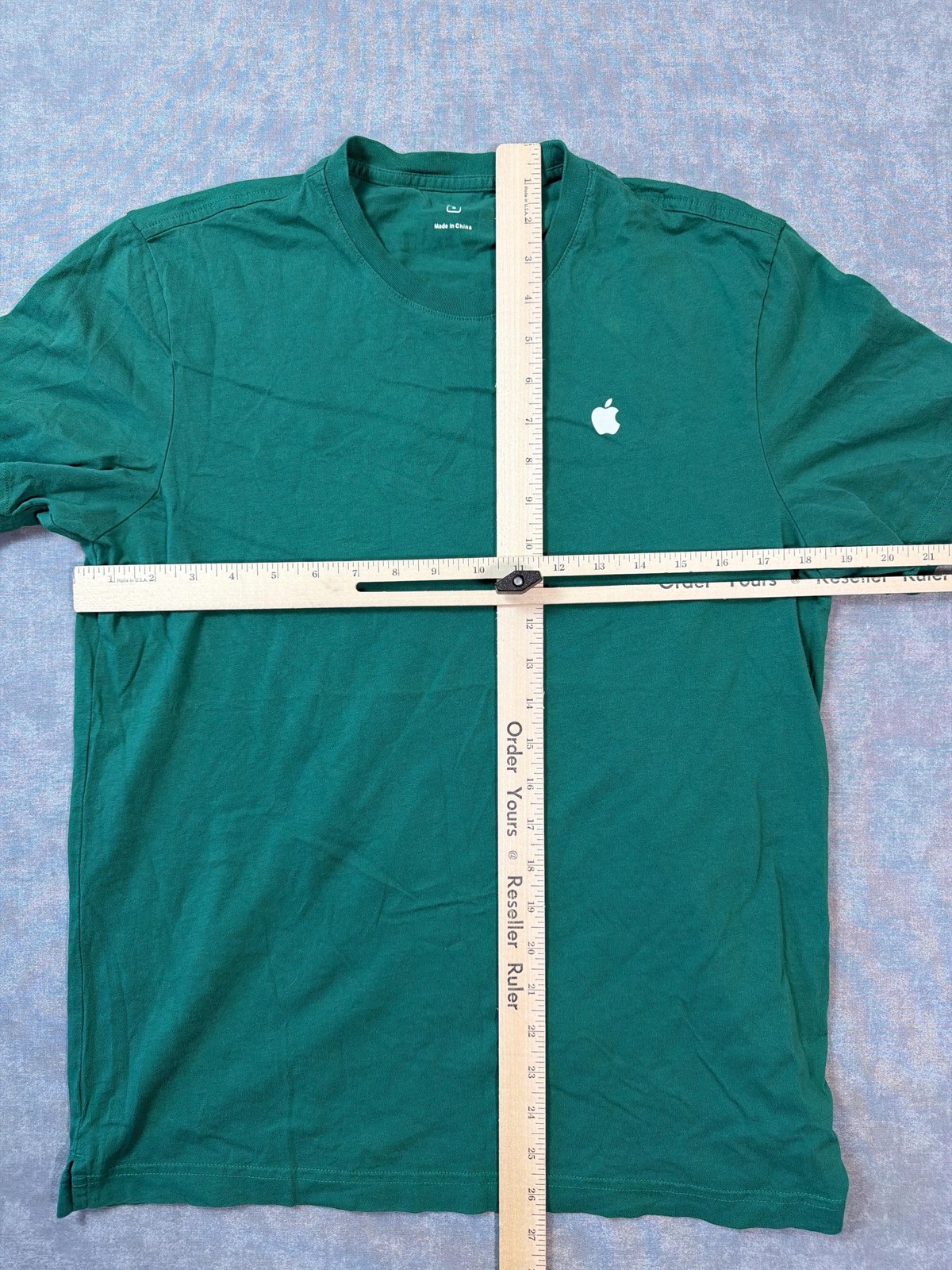 Apple Shirt Mens Small Green Logo Graphic Crew Neck Tee Tagless Technology gallery