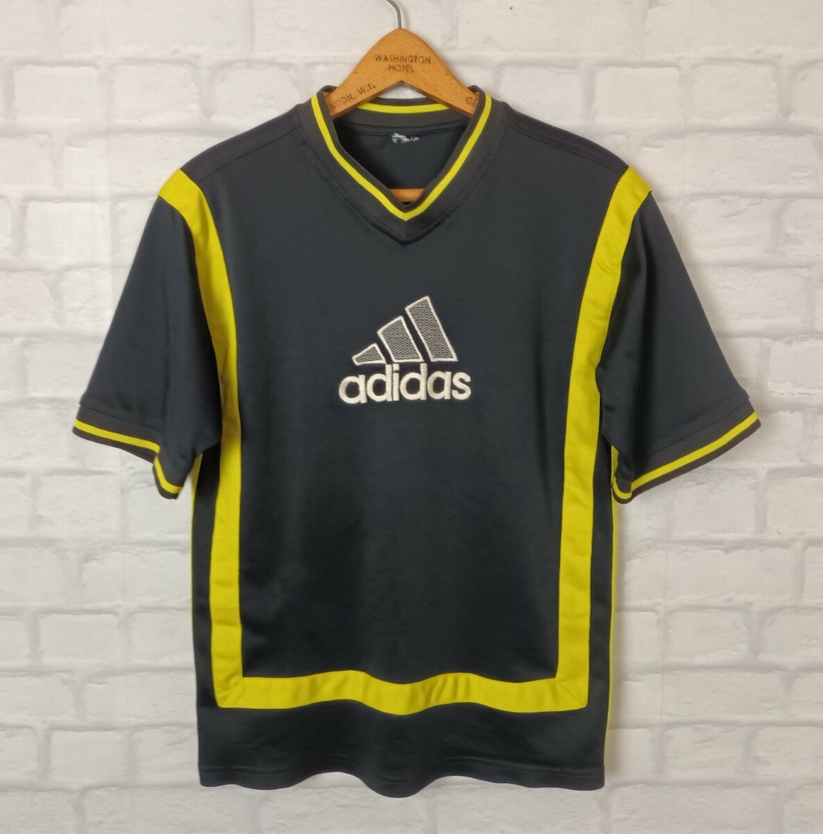 VINTAGE RETRO 80s 90s ADIDAS BRIGHT BOLD FESTIVAL ATHLETIC SPORTS T SHIRT TOP gallery