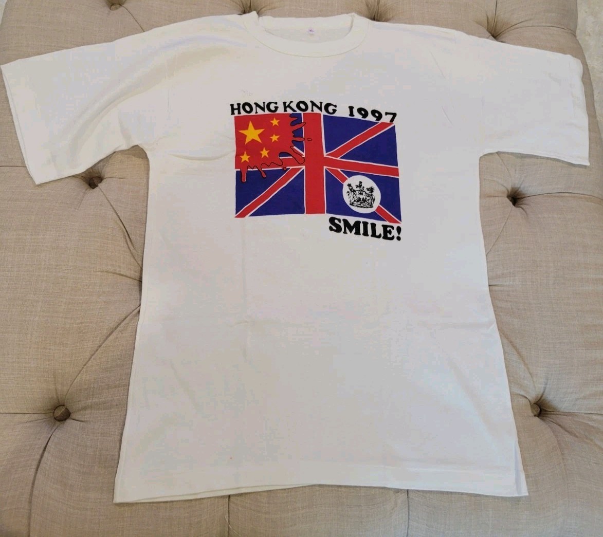 Rare Tshirt Hong Kong 1997 year Great Britain Vintage 90’s Men’s M* gallery