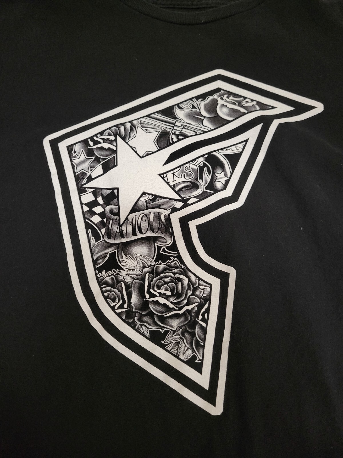 FAMOUS STARS AND STRAPS Vintage black t-shirt Large, Travis Barker, Blink 182 gallery