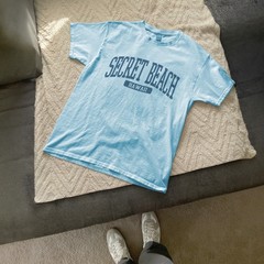 Secret Beach Hawaii Souvenir Beach Classic, Minimalist T-Shirt Light Blue