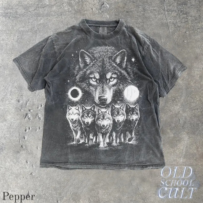 Vintage Wolf Pack Graphic Comfort Tee Shirt Men Women