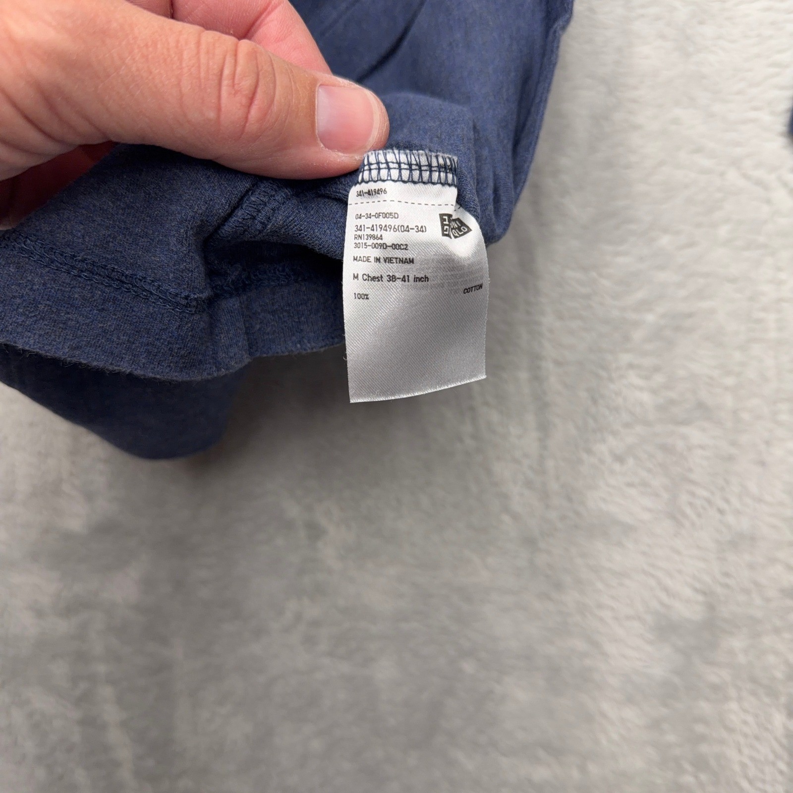 Uniqlo T-Shirt Mens M Blue Long Sleeve Crewneck Ribbed Cuff gallery