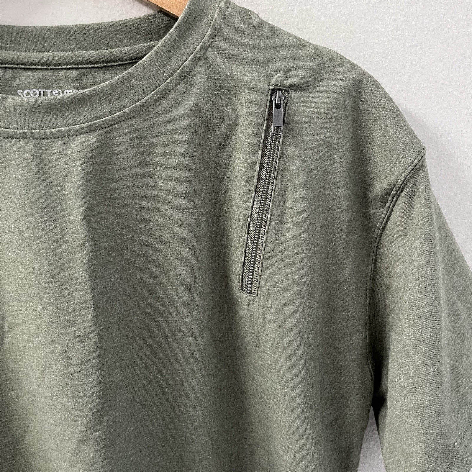 ScotteVest TEC TShirt Travel Mens M Green Performance Zip Pockets Bamboo/Cotton gallery