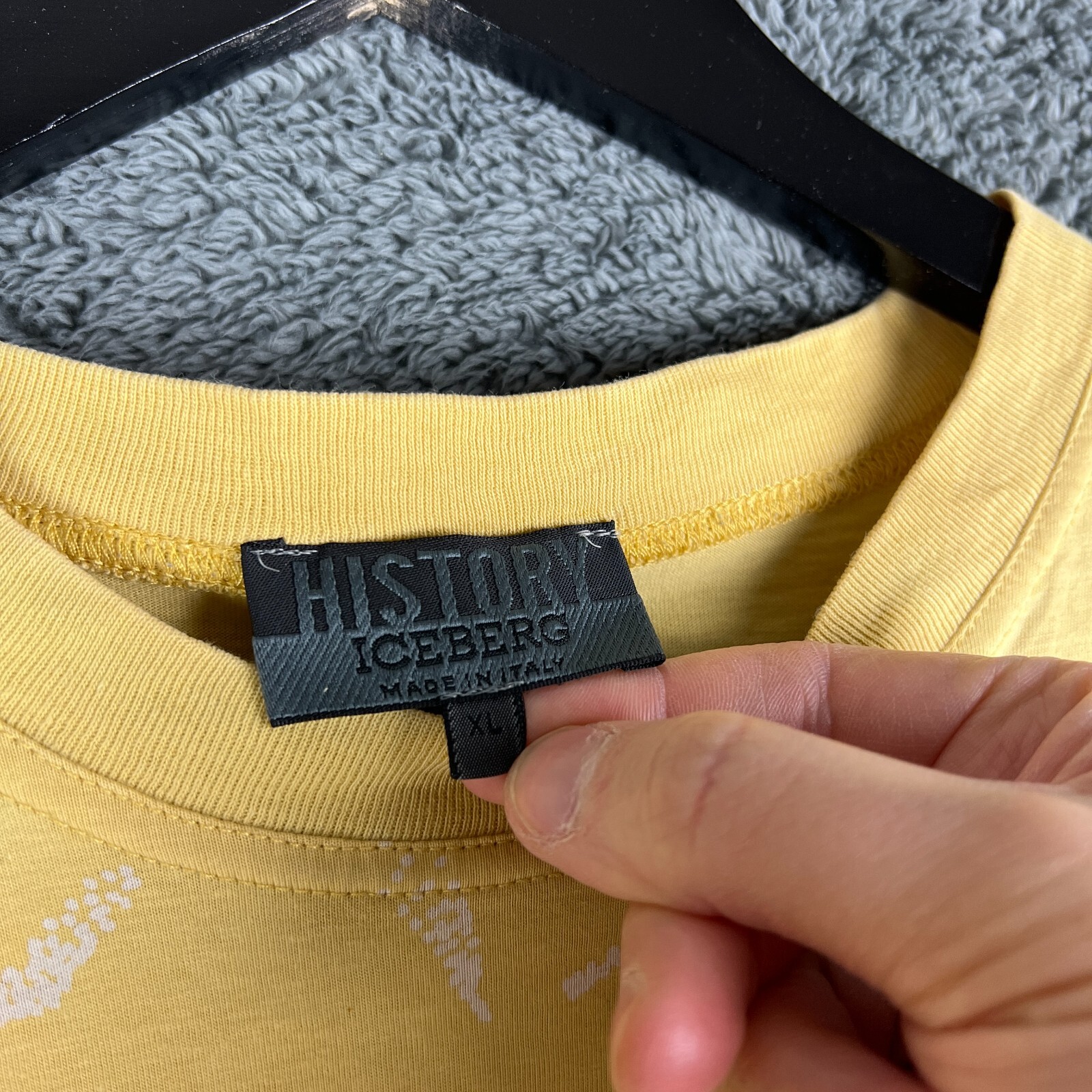 Iceberg History Asterix Dogmatix Yellow Graphic T-Shirt Size XL Made in Italy gallery