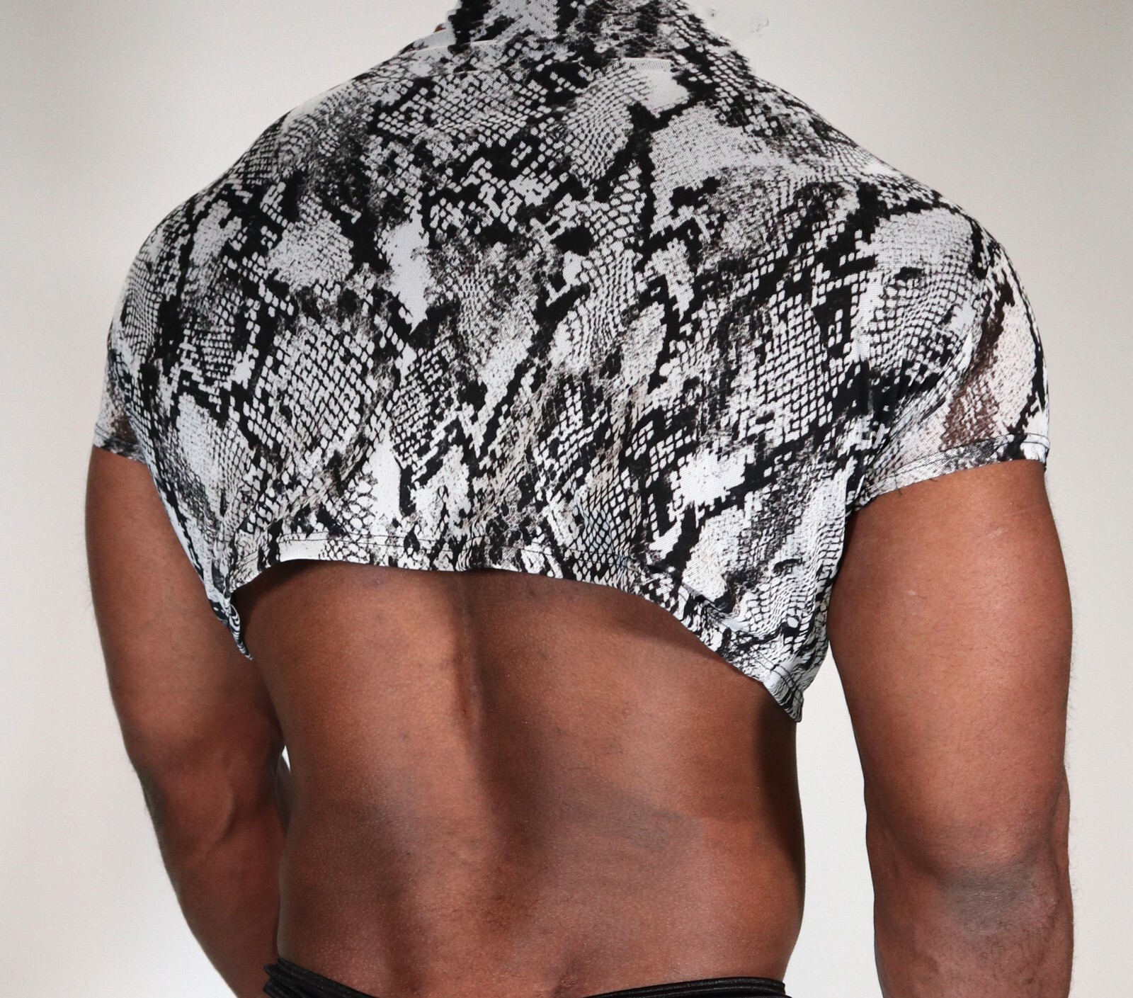 ANIMAL PRINT CROPPED SHIRT SIZE M/L gallery